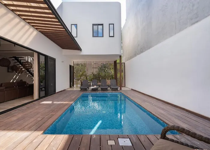 Villa Amalia 5 Bdr W Private Pool In Aldea Zama